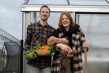 Wesley en Bernice vertellen hoe hun kas van Euro-Serre hun manier van tuinieren heeft veranderd.