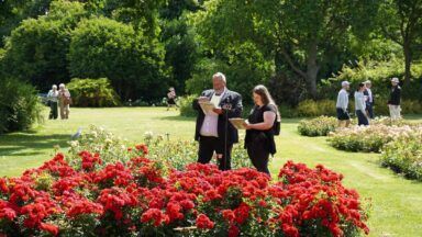 Hans en Britta van Hage op het Rozenconcours.