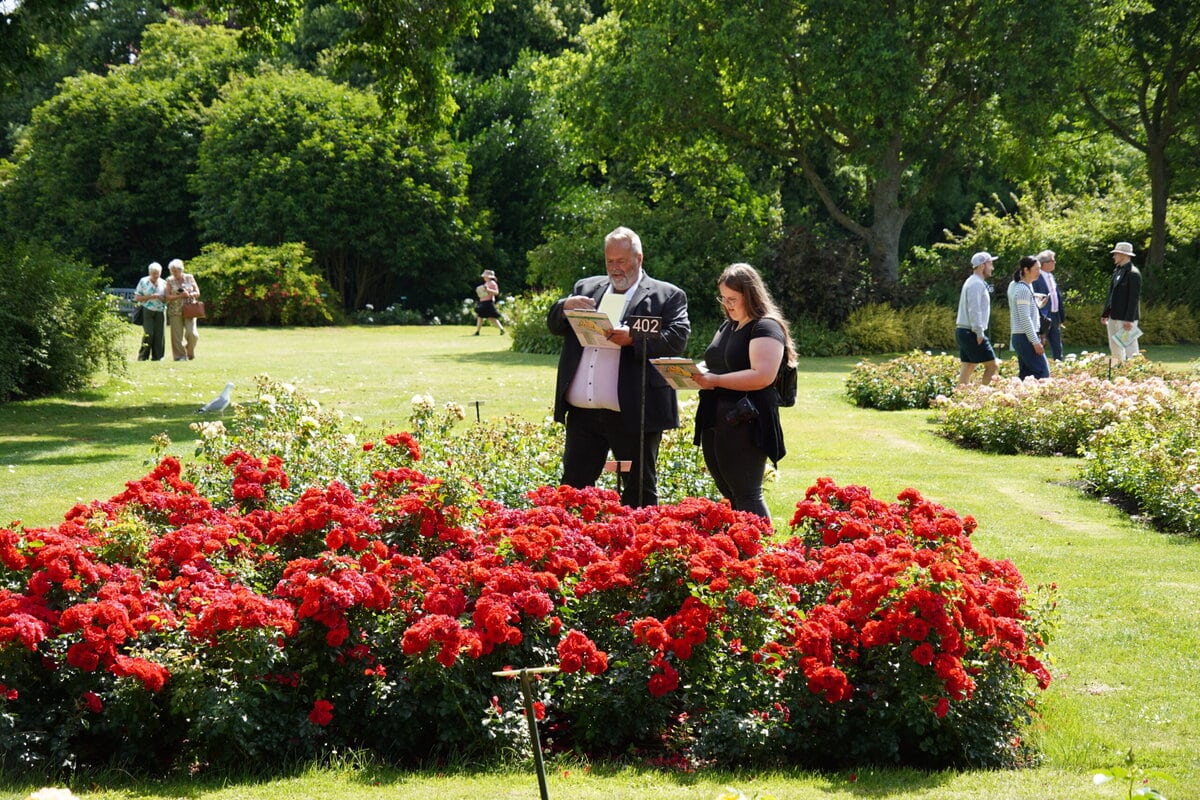 Hans en Britta van Hage op het Rozenconcours.