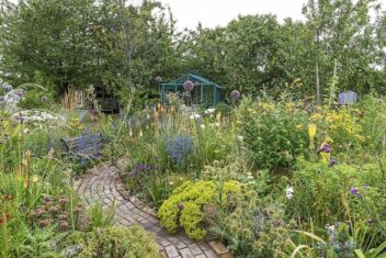 moestuinpad aanleggen met klinkers