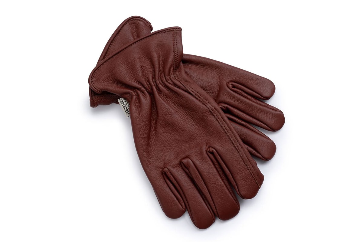 Bordeaux-rode tuinhandschoenen van leer.
