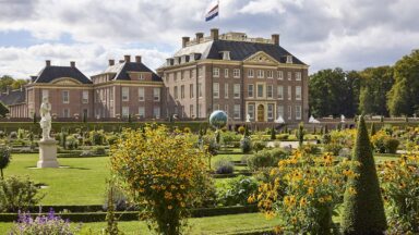 De groene tuin van Paleis Het Loo