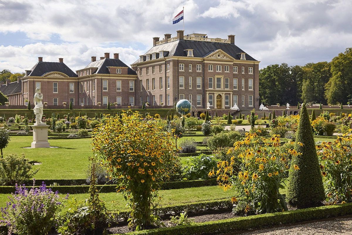 De groene tuin van Paleis Het Loo